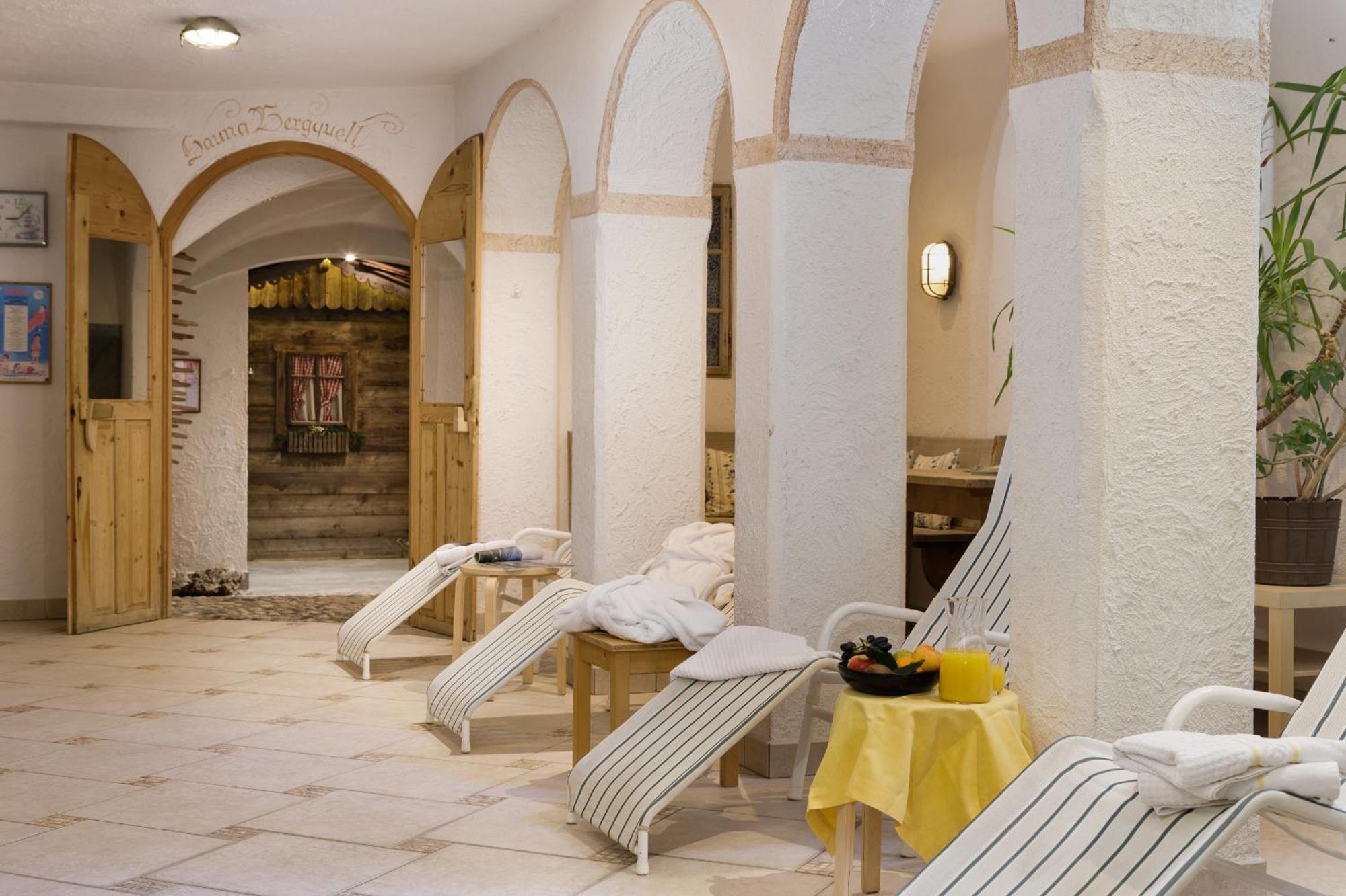 Hotel Bergland Cadipietra Exterior foto
